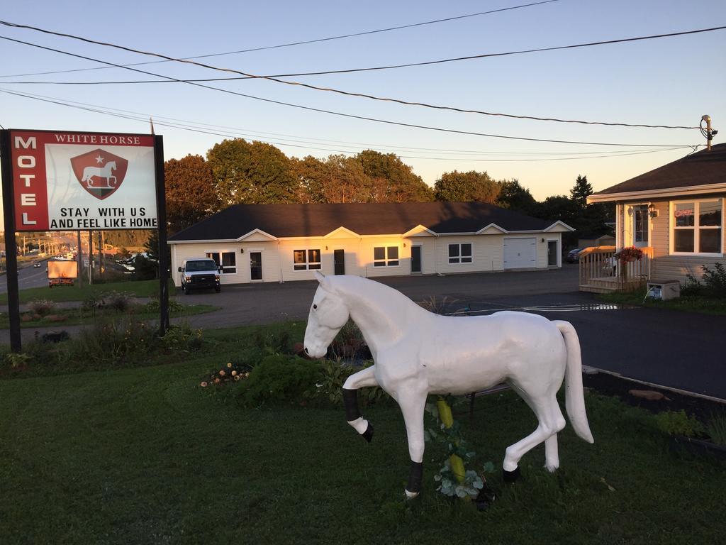 The White Horse Motel Cornwall Екстер'єр фото