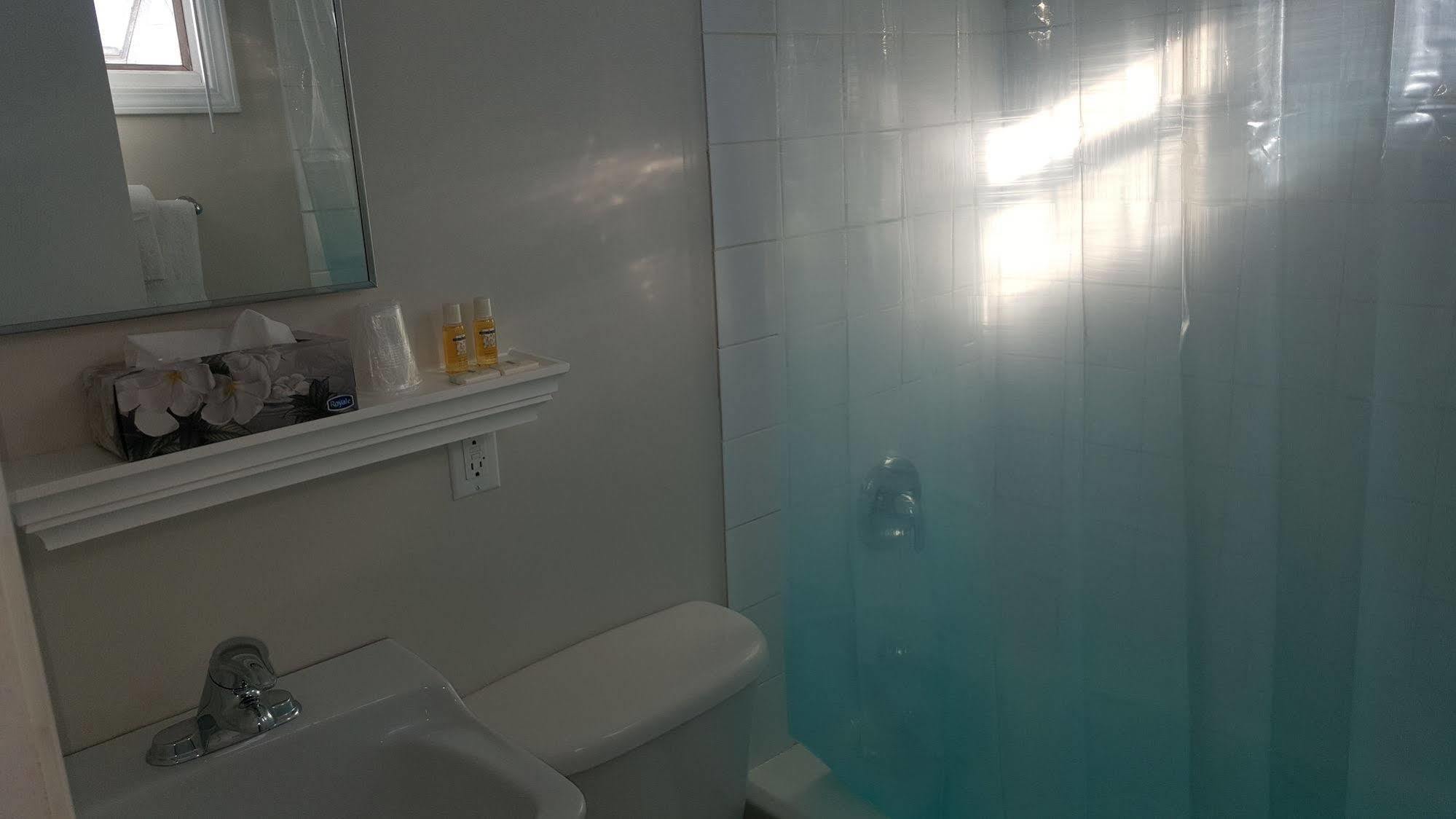 The White Horse Motel Cornwall Екстер'єр фото