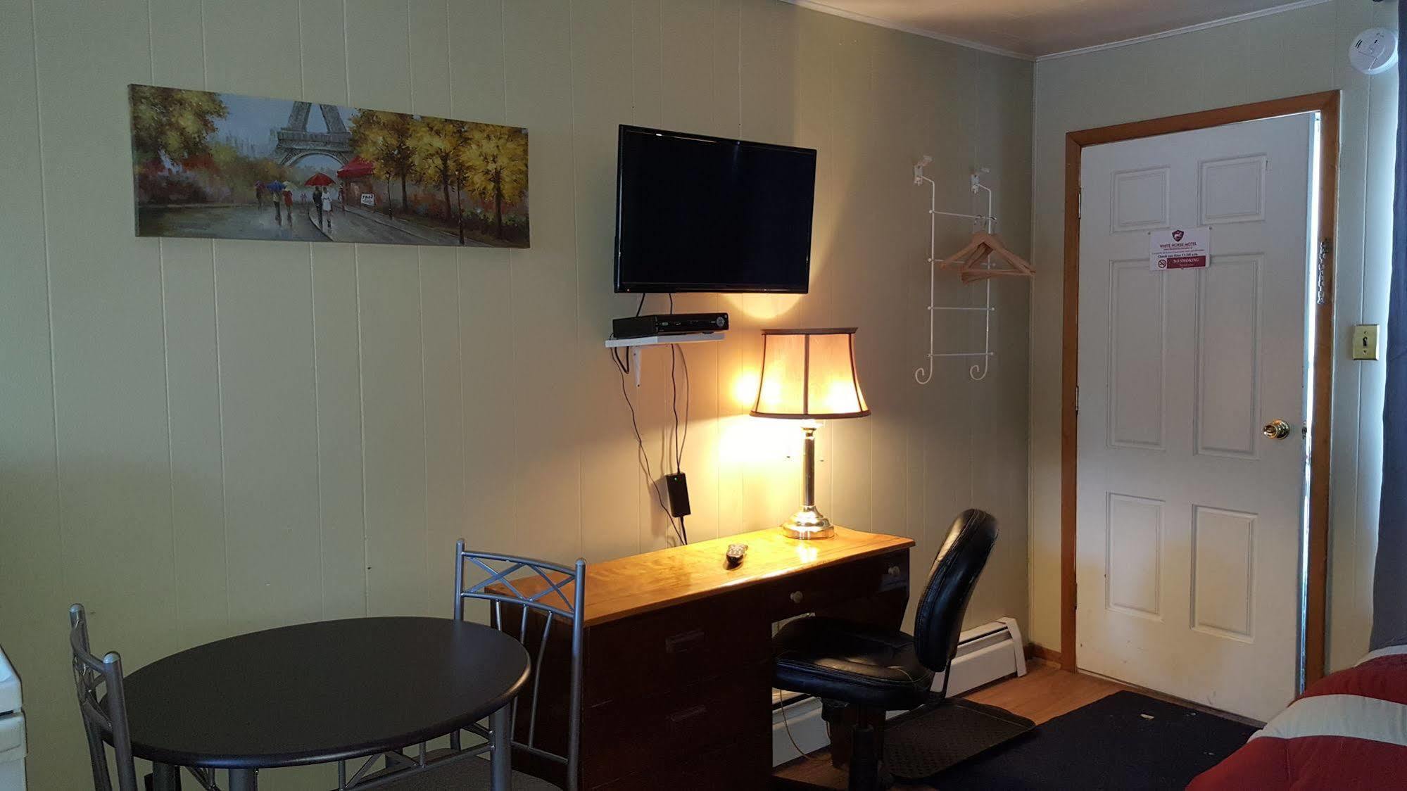 The White Horse Motel Cornwall Екстер'єр фото